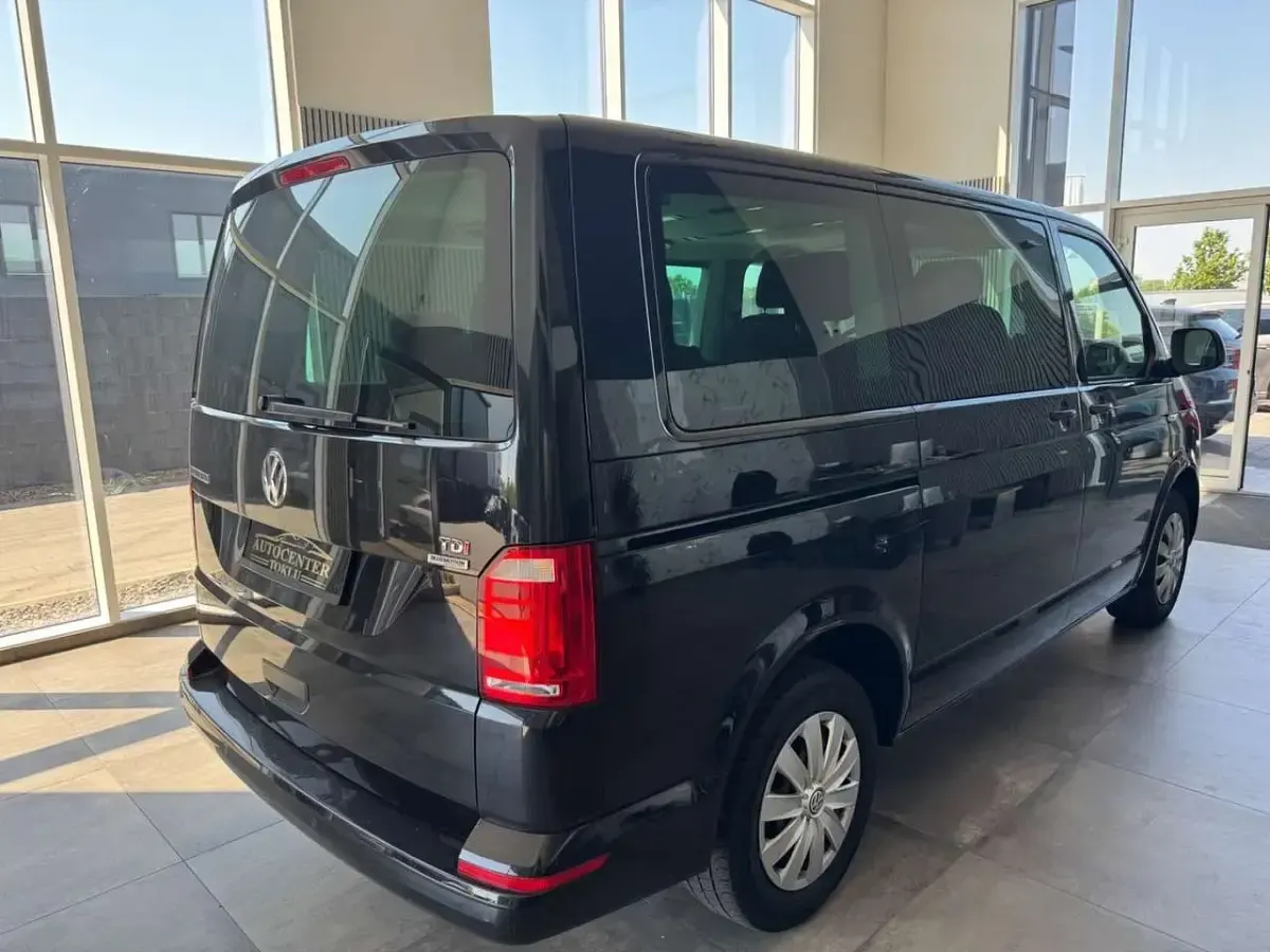 Gebraucht VW Multivan Comfortline 150 PS (110 kW) 2015 Schwarz Van / Kleinbus