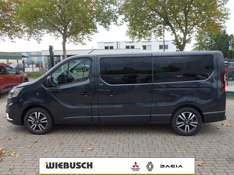 Gebraucht Renault Trafic 170 PS (125 kW) 2024 Kometengrau Van / Kleinbus