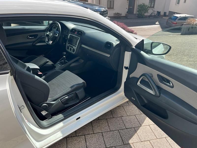Gebraucht VW Scirocco 160 PS (117 kW) 2009 Weiß Coupé