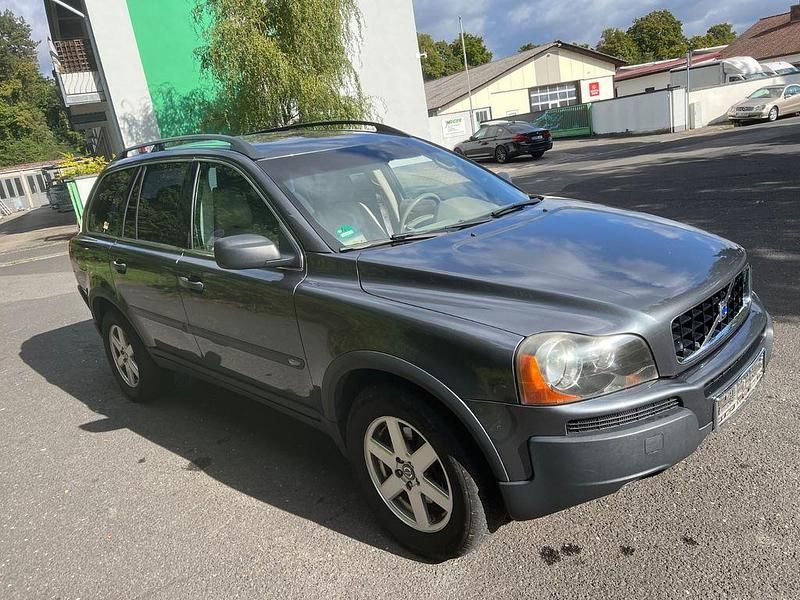 Grau Gebraucht 2004 Volvo XC90 Momentum SUV | 3.390 € (Guter Preis) - Bild 1/4