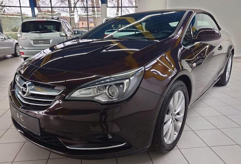Gebraucht Opel Cascada Innovation 170 PS (125 kW) 2015 Mahagonibraun/darkmahagony Cabrio