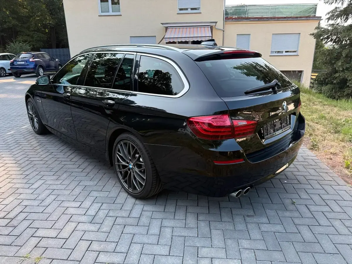 Gebraucht BMW 520 Luxury Line 184 PS (135 kW) 2013 Schwarz Kombi