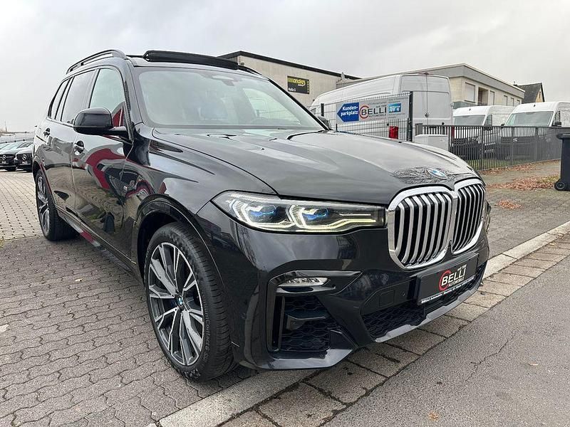 Gebraucht BMW X7 M Sport 265 PS (194 kW) 2019 Black sapphire metallic SUV