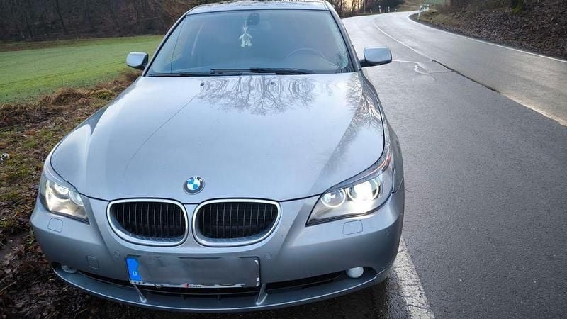 Gebraucht BMW 530 218 PS (160 kW) 2004 Grau Limousine