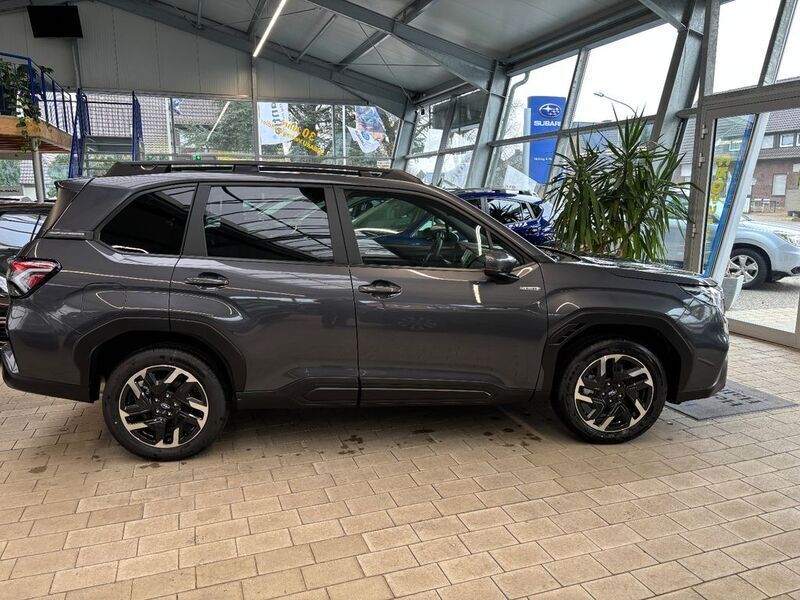 Neu Subaru Forester Active 136 PS (100 kW) 2025 Grau SUV