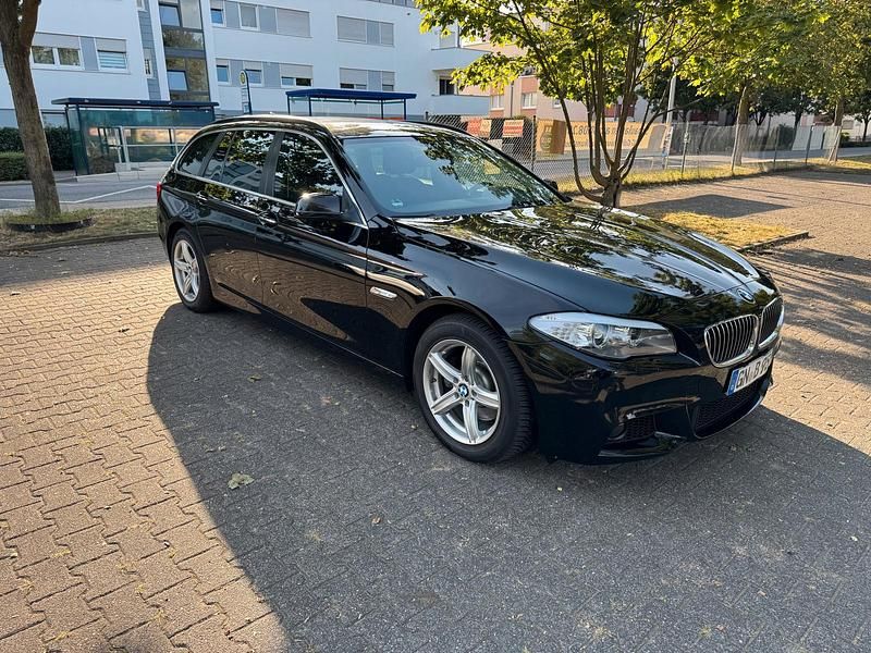Schwarz Gebraucht 2014 BMW 520 M Sport Kombi | 7.499 € (Superpreis) - Bild 1/4
