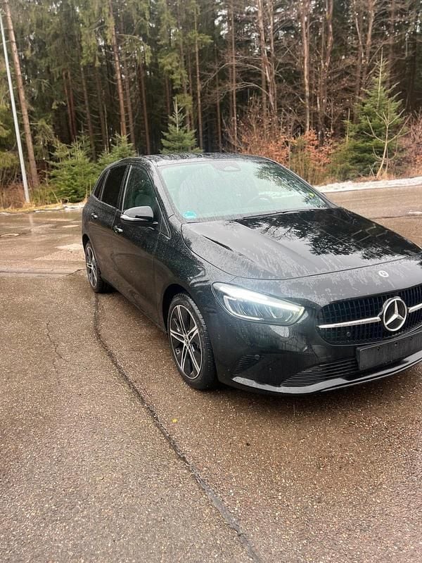 Gebraucht Mercedes E250 Advanced 2024 Schwarz Limousine