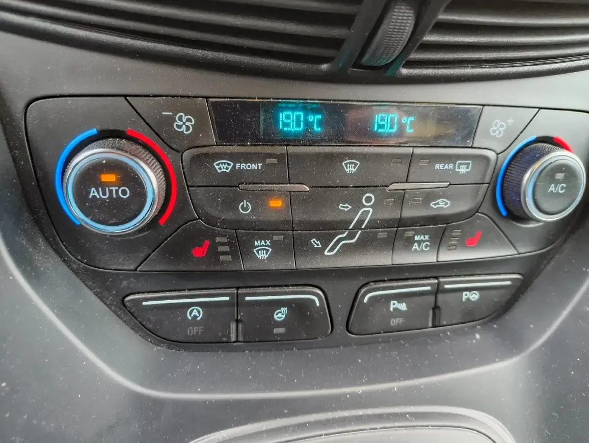 Gebraucht Ford Grand C-Max 150 PS (110 kW) 2019 Blau Van / Kleinbus