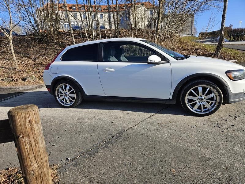 Gebraucht Volvo C30 125 PS (91 kW) 2009 Weiß Kleinwagen
