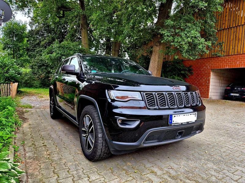 Schwarz Gebraucht 2018 Jeep Grand Cherokee Trailhawk SUV | 25.900 € (Guter Preis) - Bild 1/4