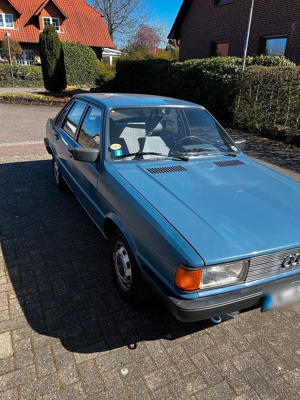 Używany Audi 80 Design 55 KM (40 kW) 1980 Niebieski Sedan/Limuzyna