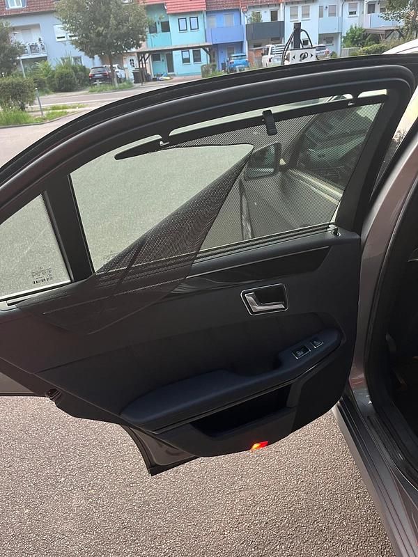 Gebraucht Mercedes E350 265 PS (194 kW) 2011 Grau Limousine