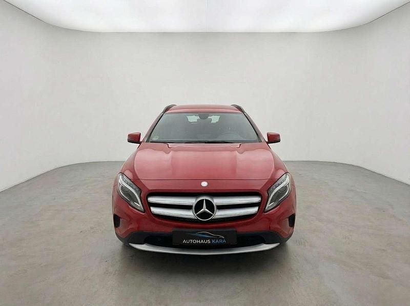 Gebraucht Mercedes GLA220 177 PS (130 kW) 2015 Jupiterrot metallic SUV