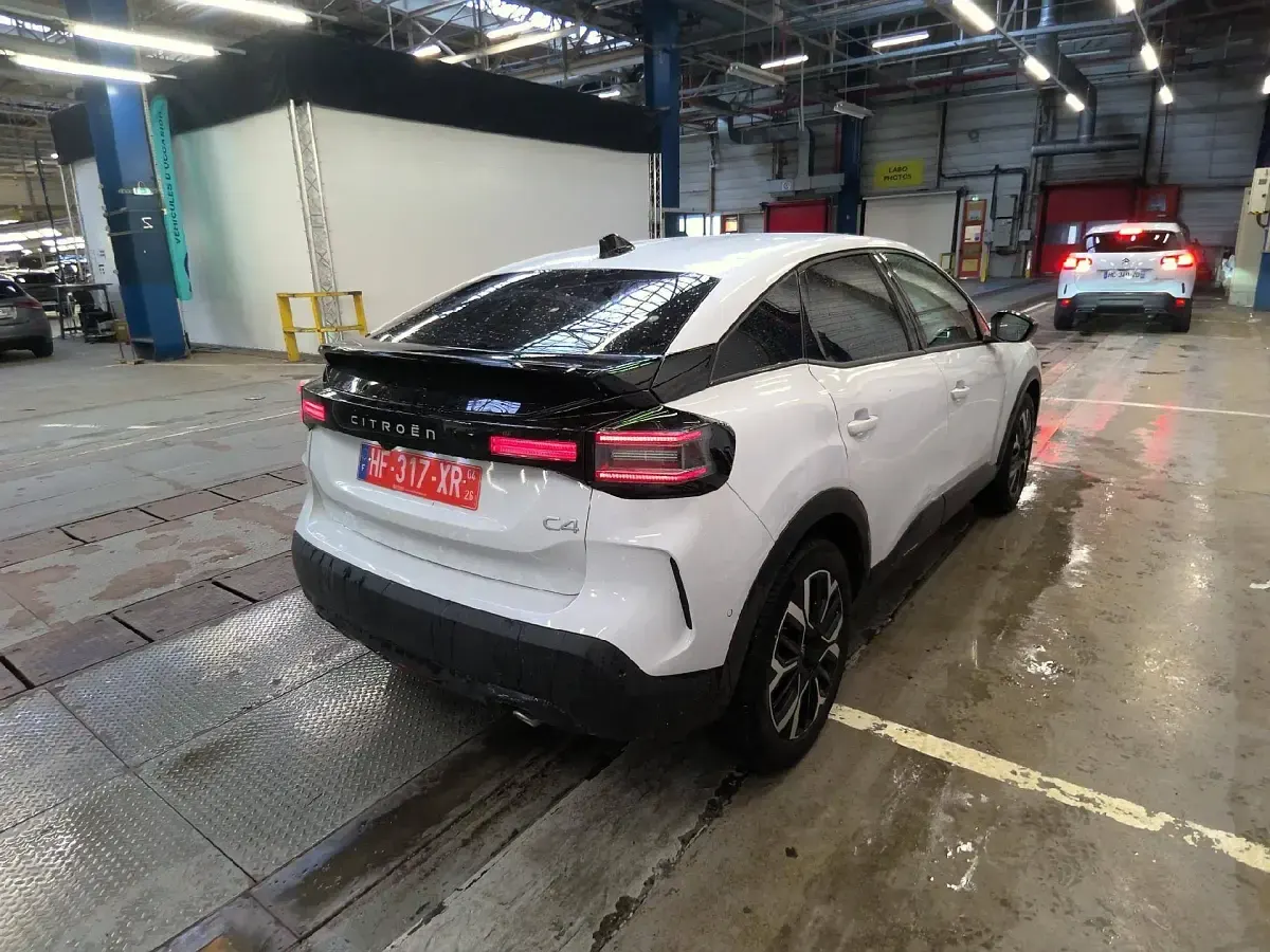 Gebraucht Citroën C4 136 PS (100 kW) 2025 (blanc okenite) SUV