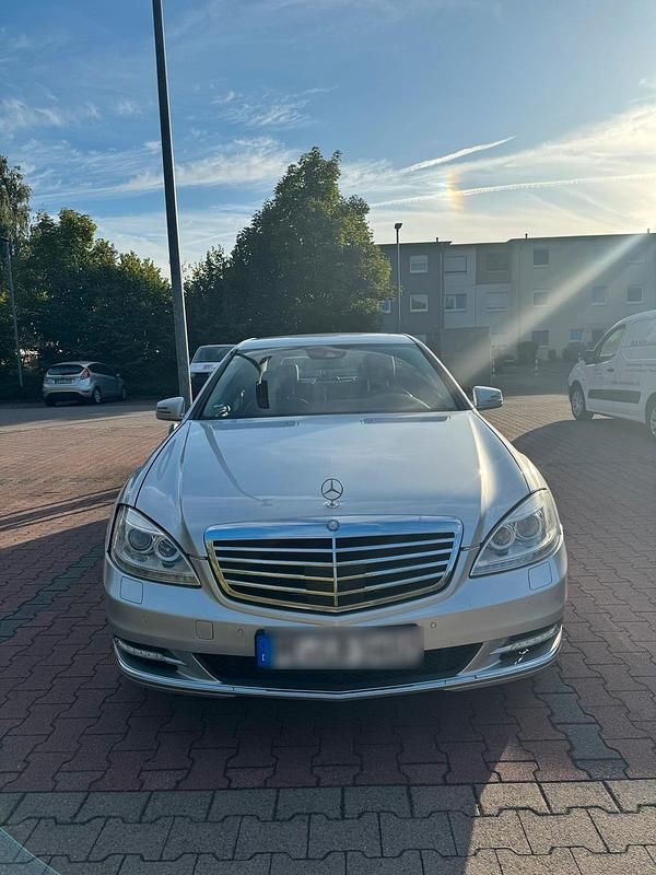 Silber Gebraucht 2010 Mercedes S350 Limousine | 15.000 € - Bild 1/4