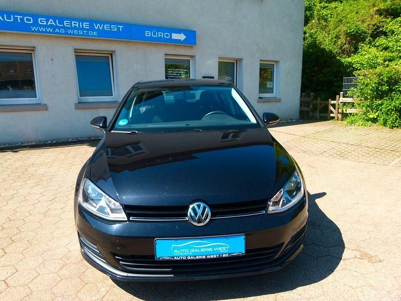 Second-hand VW Golf VII Trendline 86 CP (63 kW) 2017 Negru Berlinǎ