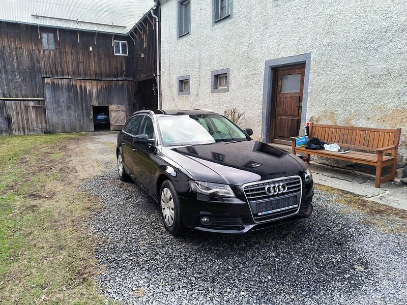 Używany Audi A4 143 KM (105 kW) 2010 Czarny Kombi