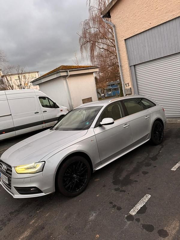Gebraucht Audi A4 177 PS (130 kW) 2012 Grau Kombi