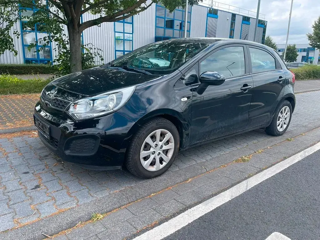 Gebraucht Kia Rio 86 PS (63 kW) 2014 Limousine