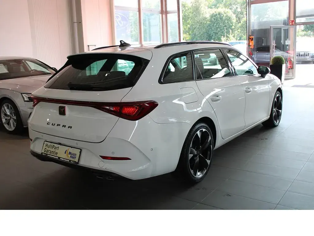 Usata Cupra Leon 150 CV (110 kW) 2024 Bianco Berlina