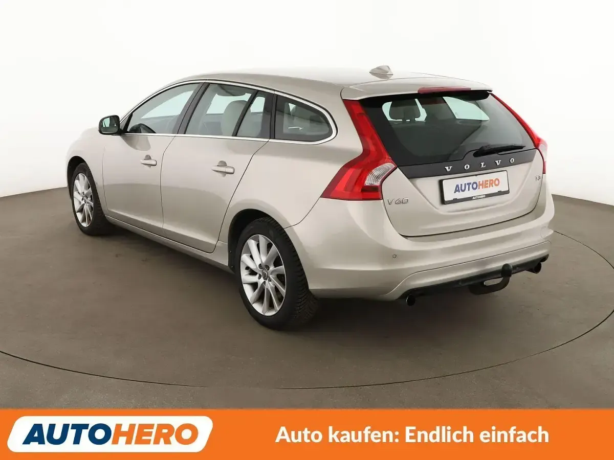 Gebraucht Volvo V60 Summum 152 PS (111 kW) 2017 Braun Kombi
