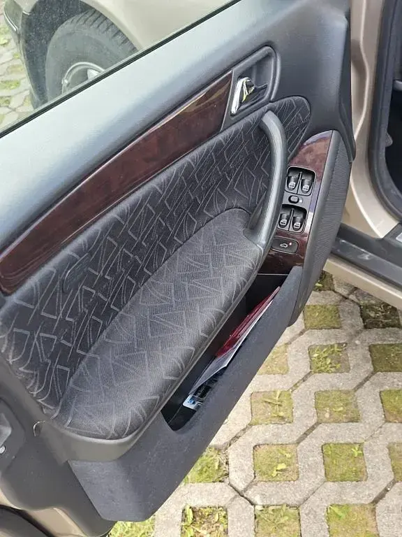 Gebraucht Mercedes C200 Elegance 163 PS (119 kW) 2000 Gold Limousine