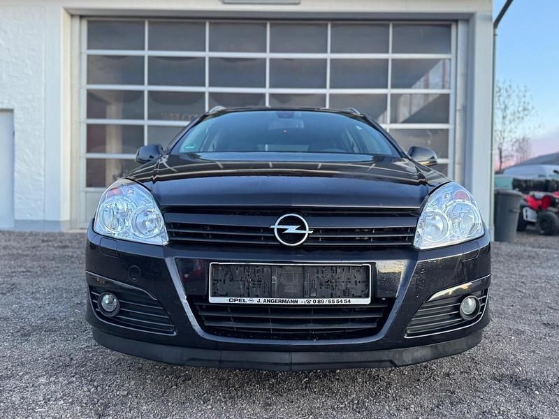 Gebraucht Opel Astra 90 PS (66 kW) 2010 Schwarz Kombi