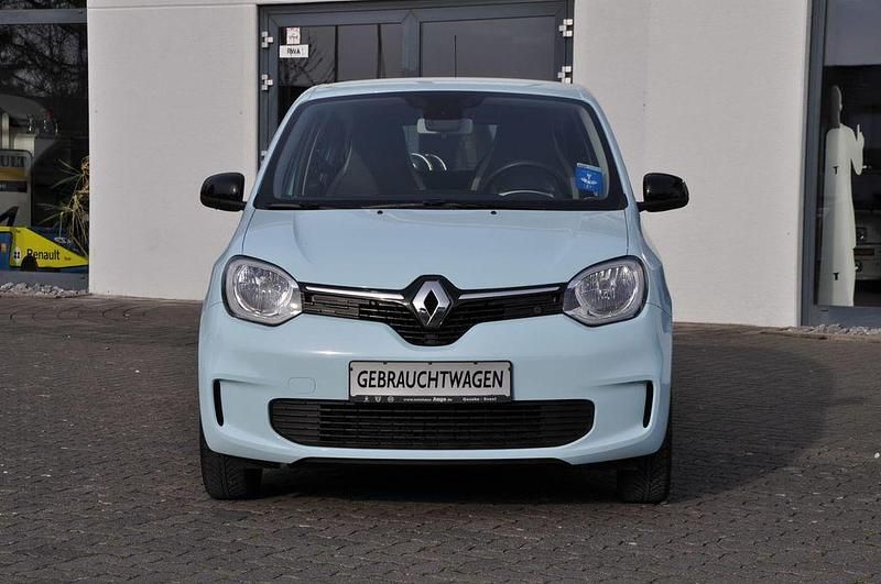 Gebraucht Renault Twingo Equilibre 30 kW (42 PS) 2022 Pastellblau Kleinwagen