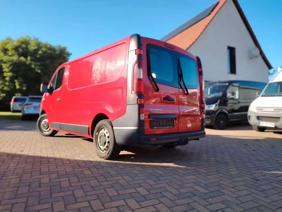 Gebraucht Opel Vivaro 116 PS (85 kW) 2016 Rot Van / Kleinbus