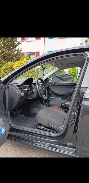 Schwarz Gebraucht 2014 Skoda Rapid Ambition Limousine | 6.459 € (Teuer) - Bild 1/4