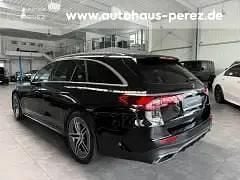 Usado Mercedes E220 AMG 197 CV (144 kW) 2024 Negro Familiar