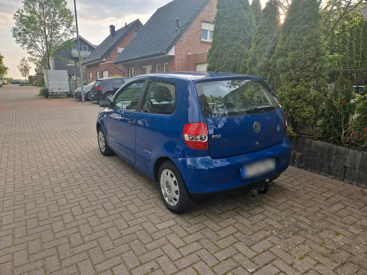 Używany VW Fox 54 KM (39 kW) 2009 Niebieski Hatchback