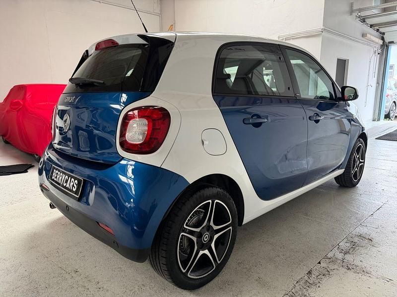 Second-hand Smart ForFour Prime 90 CP (66 kW) 2017 Albastru Hatchback