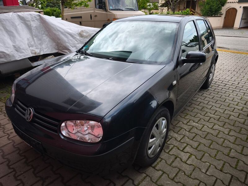 Schwarz Gebraucht 2003 VW Golf IV Limousine | 2.300 € (Teuer) - Bild 1/4
