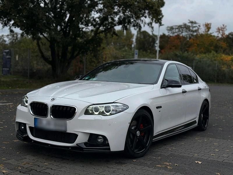 Weiß Gebraucht 2015 BMW 520 M Sport Limousine | 12.500 € (Guter Preis) - Bild 1/4