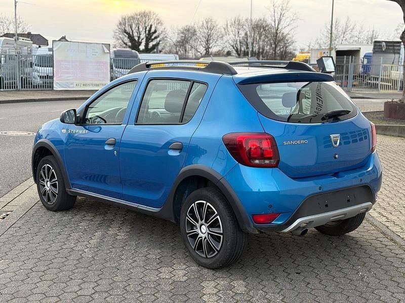 Gebraucht Dacia Sandero Essentiel 73 PS (53 kW) 2019 Blau Kleinwagen