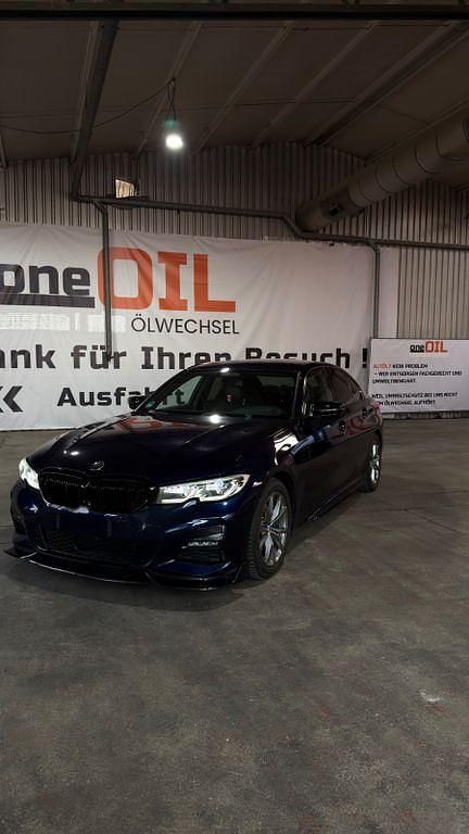 Blau Gebraucht 2020 BMW 330 M Sport Limousine | 33.490 € (Fairer Preis) - Bild 1/4