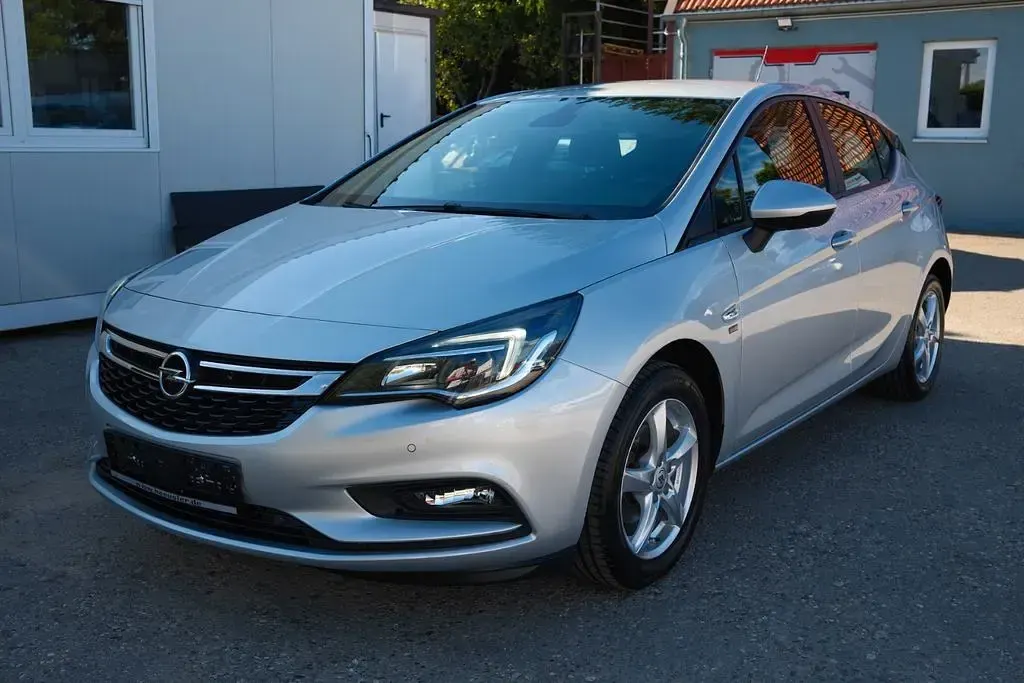 Gebraucht Opel Astra 150 PS (110 kW) 2019 Silber Limousine