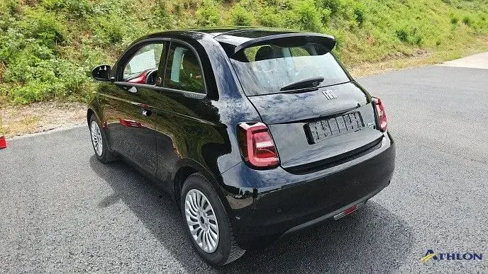 Gebraucht Fiat 500e Red 69 kW (95 PS) 2025 Schwarz Kleinwagen
