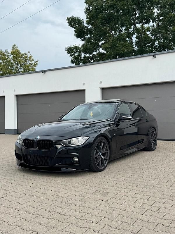 Schwarz Gebraucht 2013 BMW 330 M Sport Limousine | 15.600 € (Fairer Preis) - Bild 1/4