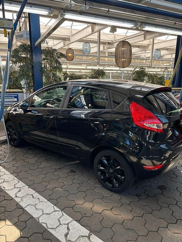 Schwarz Gebraucht 2011 Ford Fiesta Viva Kleinwagen | 4.199 € - Bild 1/4