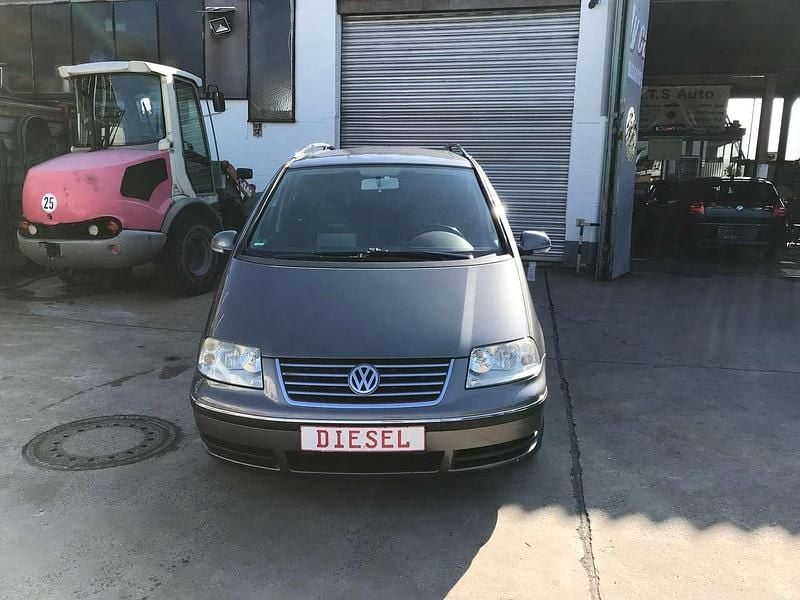 Gebraucht VW Sharan Trendline 140 PS (102 kW) 2006 Grau Van / Kleinbus