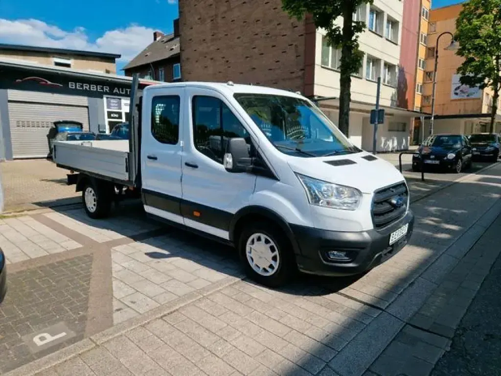 Gebraucht Ford Transit Trend 131 PS (96 kW) 2022 Frozen white Van