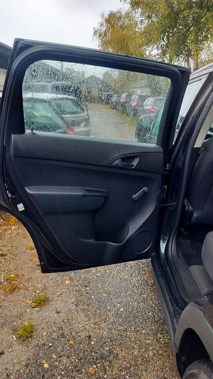 Gebraucht Chevrolet Orlando LS 141 PS (103 kW) 2011 Van / Kleinbus