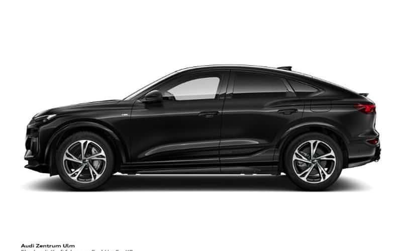 Schwarz Neu 2025 Audi Q6 Sportback e-tron Sport SUV | 89.541 € (Teuer) - Bild 1/4