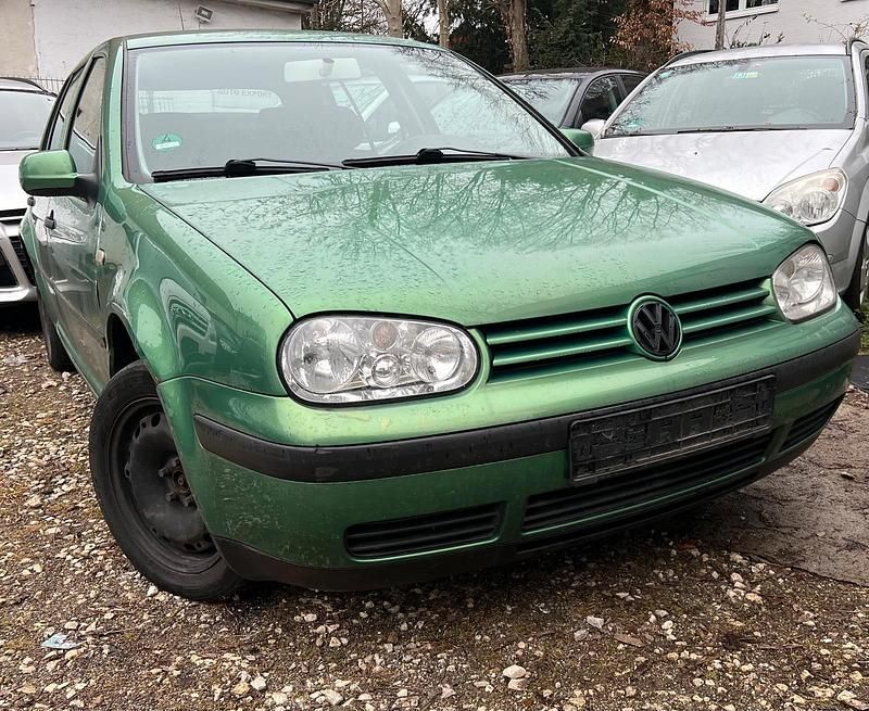 Grün Gebraucht 2000 VW Golf IV Kleinwagen | 299 € (Superpreis) - Bild 1/4