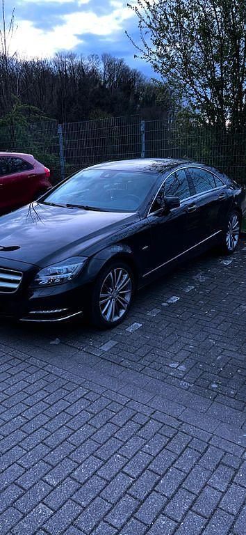 Schwarz Gebraucht 2012 Mercedes CLS350 Limousine | 15.400 € (Fairer Preis) - Bild 1/4