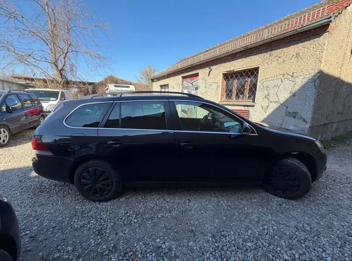 Gebraucht VW Golf VI Comfortline 122 PS (89 kW) 2010 Schwarz Kleinwagen
