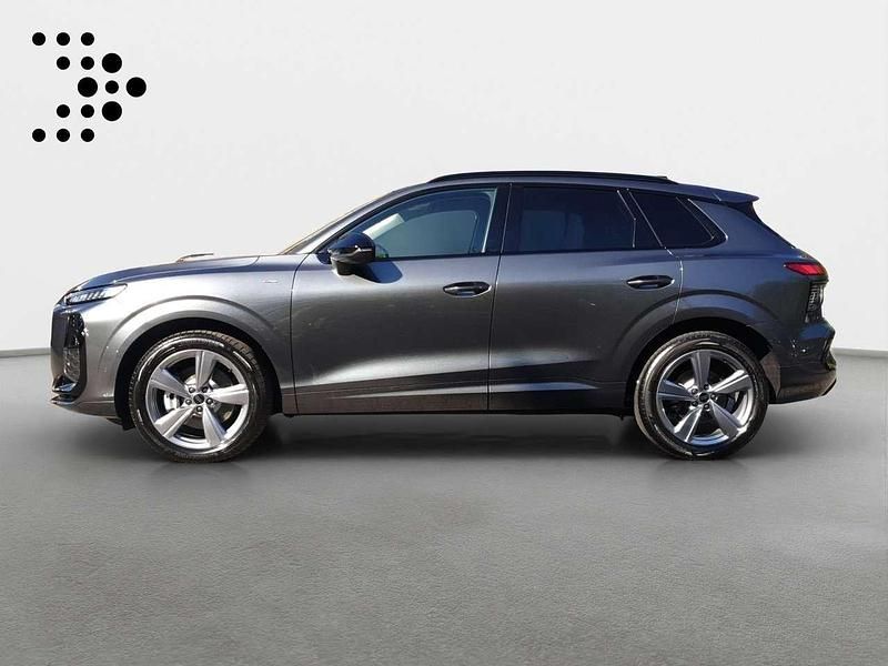 Neu Audi Q3 Sport 150 PS (110 kW) 2025 6y daytonagrau perleffekt SUV