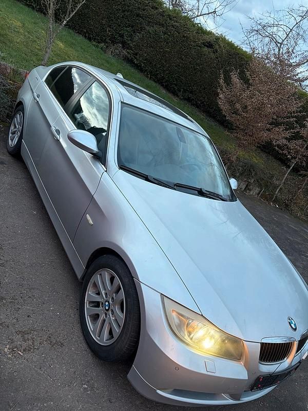 Gebraucht BMW 325 2005 Silber Limousine